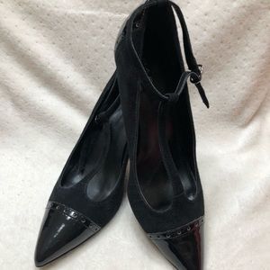 Tahari Belinda Black T-Strap Heels Sz 8